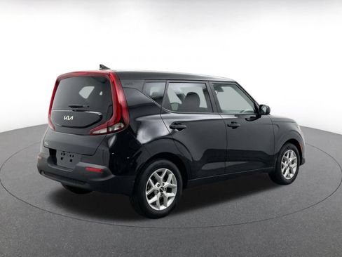 Used 2025 Kia Soul LX w/ LX Technology Package FWD image 9