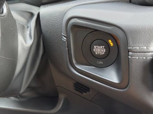 Used 2025 Jeep Wrangler Unlimited Sahara AWD/4WD image 35