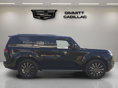 Used 2024 Lexus GX 550 w/ Accessory Package (31) image 6