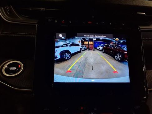 Used 2025 Jeep Grand Cherokee L Altitude image 27