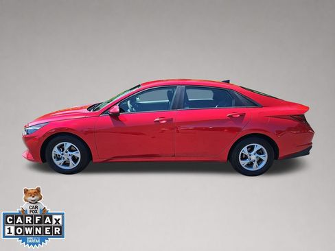 Used 2023 Hyundai Elantra SE w/ Cargo Package FWD image 7