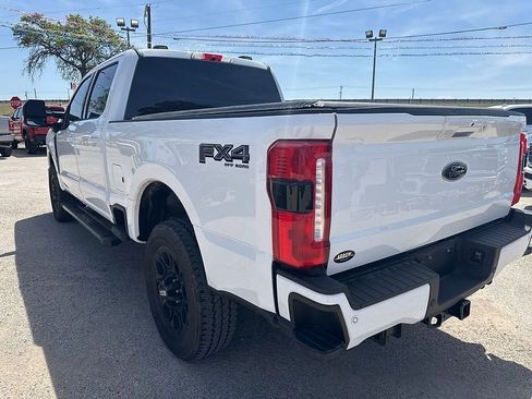 Used 2025 Ford F250 Lariat w/ Black Appearance Package image 12