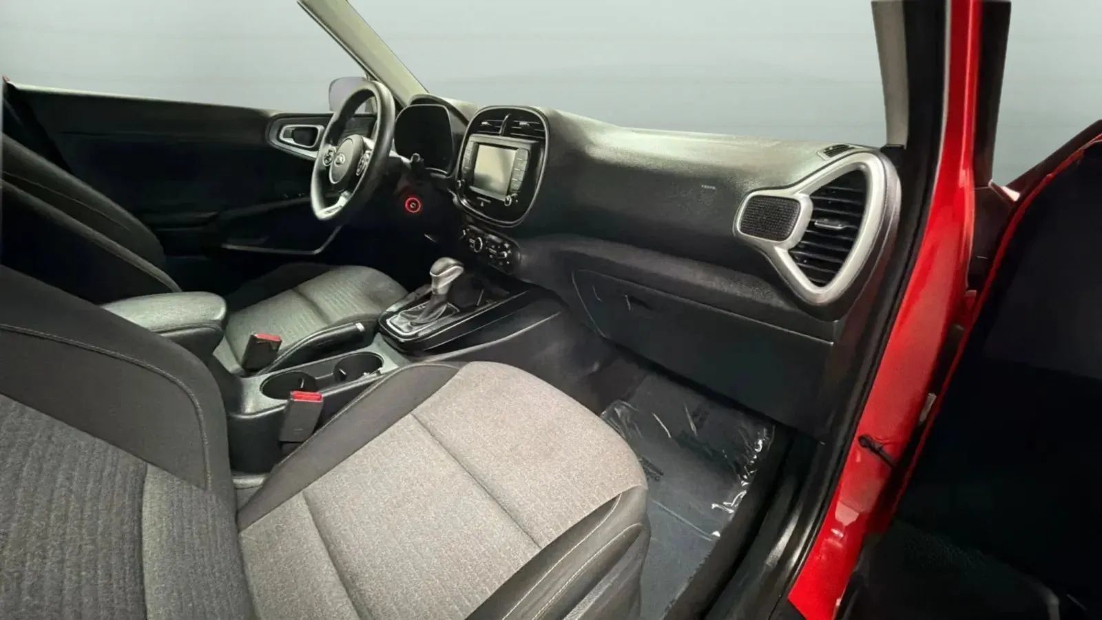 Used 2020 Kia Soul S FWD image 19