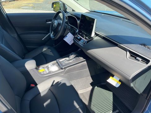 Certified 2026 Toyota Corolla Cross XLE w/ Convenience Package image 19