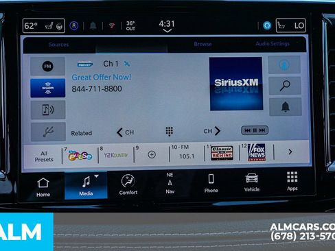 Used 2024 Chrysler Pacifica Select image 48