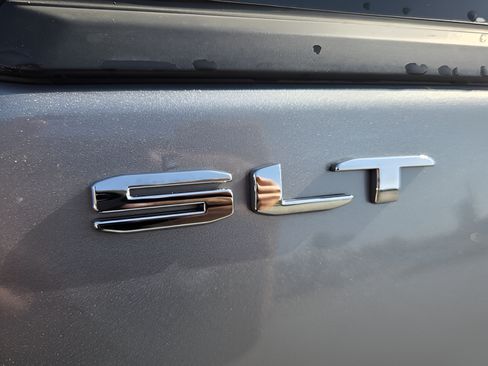 Used 2024 GMC Terrain SLT AWD/4WD image 35