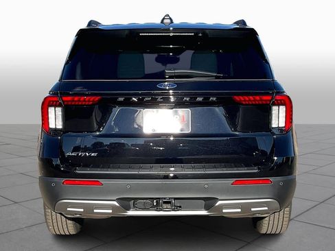New 2026 Ford Explorer Active w/ Active Comfort Package image 4