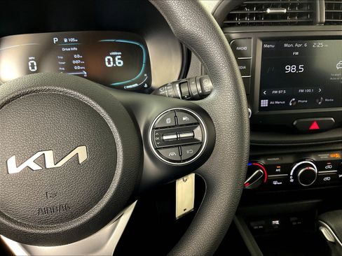Used 2023 Kia Soul LX FWD image 12