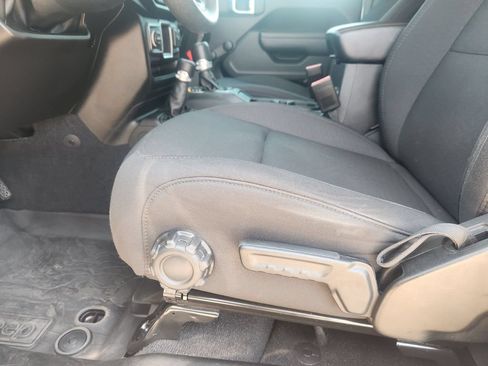 Used 2023 Jeep Gladiator Sport AWD/4WD image 25