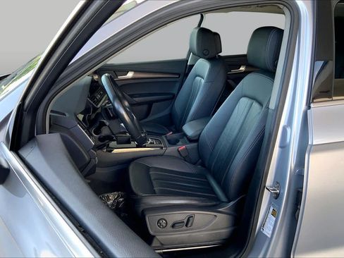 Used 2023 Audi Q5 2.0T Premium w/ Convenience Package AWD/4WD image 8