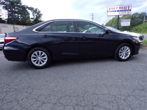Used 2016 Toyota Camry LE FWD image 11