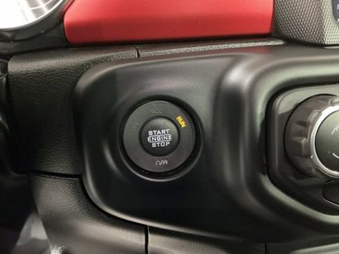 Used 2022 Jeep Wrangler Unlimited Rubicon w/ Cold Weather Group AWD/4WD image 23