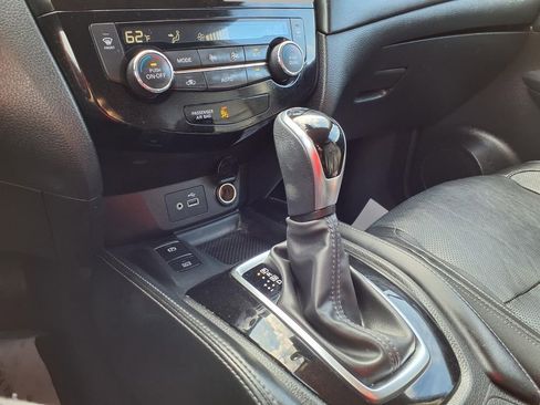 Used 2020 Nissan Rogue SL image 11