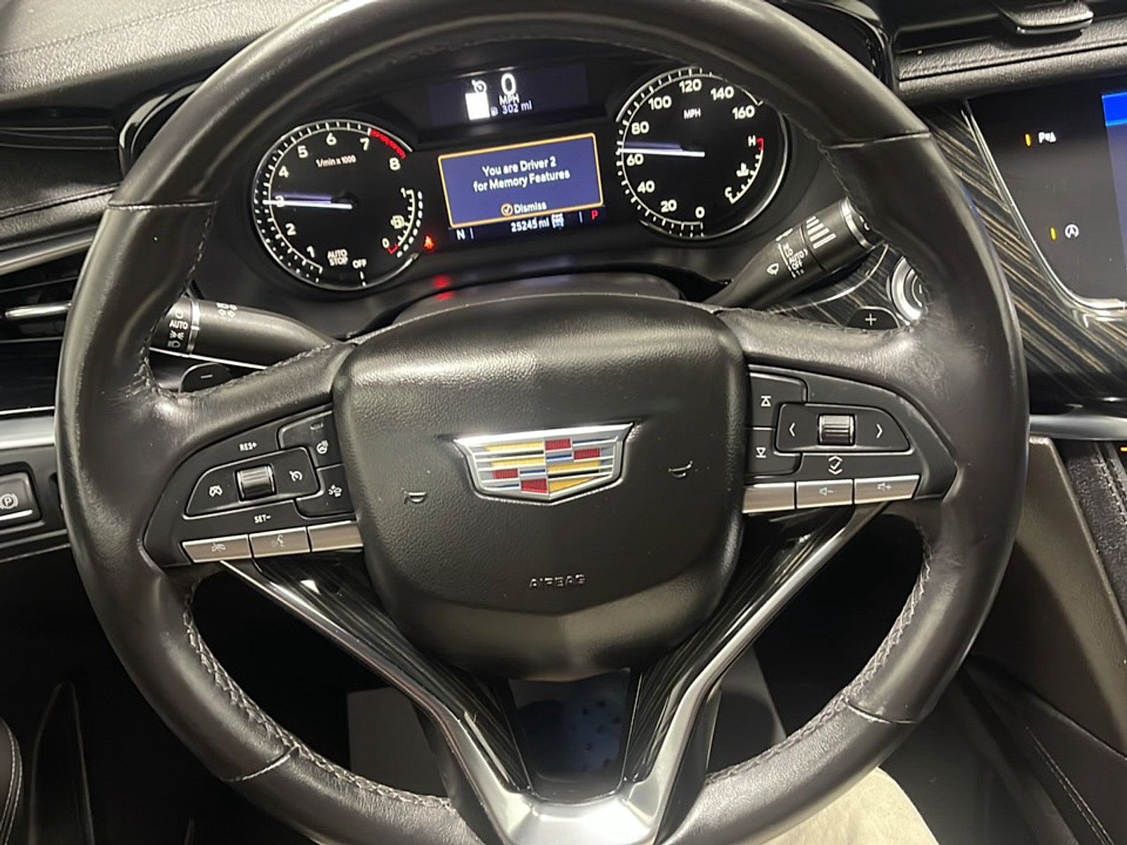Used 2023 Cadillac XT6 Premium Luxury AWD/4WD image 4