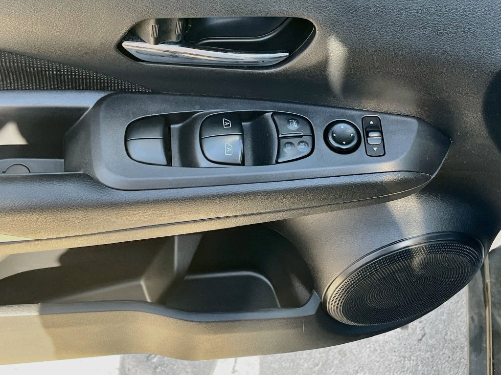 Used 2023 Nissan Kicks SV FWD image 16