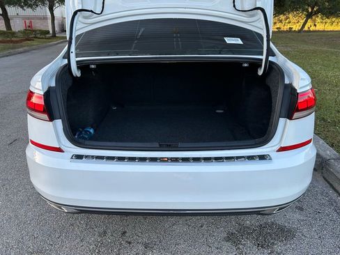 Used 2022 Volkswagen Passat 2.0T SE image 10