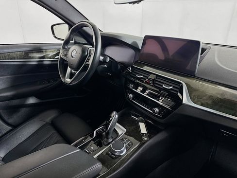 Used 2023 BMW 530i xDrive xDrive w/ Premium Package image 29