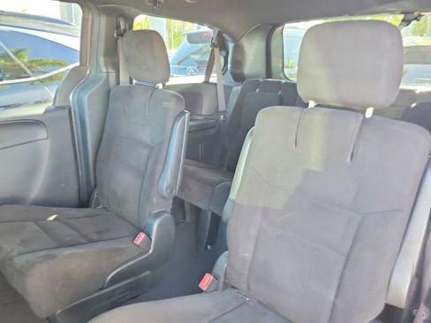 Used 2015 Dodge Grand Caravan SE w/ Quick Order Package 29E SE FWD image 9