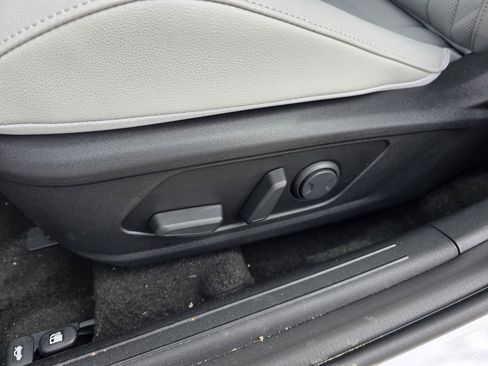 New 2026 Hyundai Elantra Limited image 18