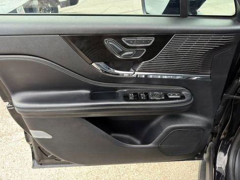Used 2022 Lincoln Corsair Reserve image 16