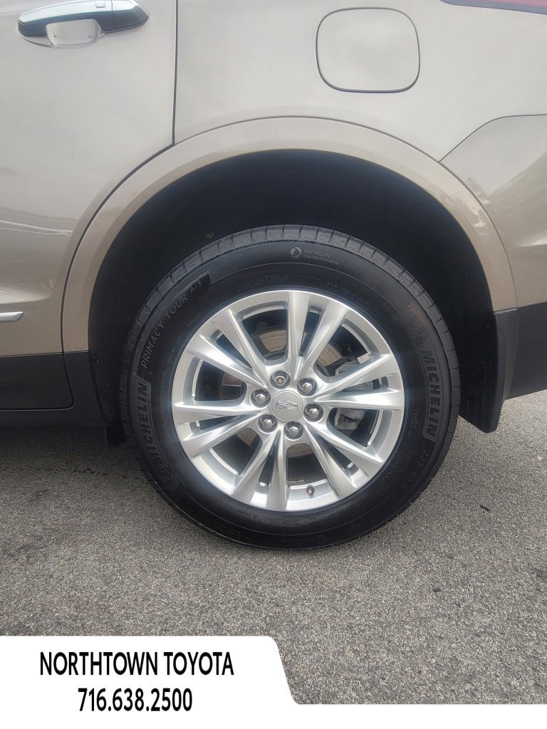 Used 2022 Cadillac XT5 Luxury w/ LPO, Floor Liner Package AWD/4WD image 9