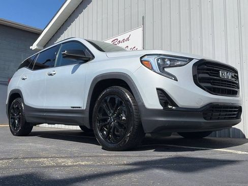 Used 2021 GMC Terrain SLT w/ Infotainment Package II AWD/4WD image 4