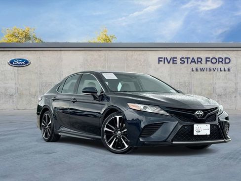 Used 2018 Toyota Camry XSE FWD image 1
