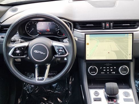 Certified 2023 Jaguar F-PACE R-Dynamic S AWD/4WD image 30