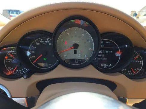 Used 2015 Porsche Cayenne S image 17