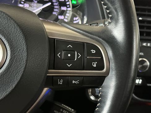 Used 2019 Lexus RX 350L w/ Premium Package image 29