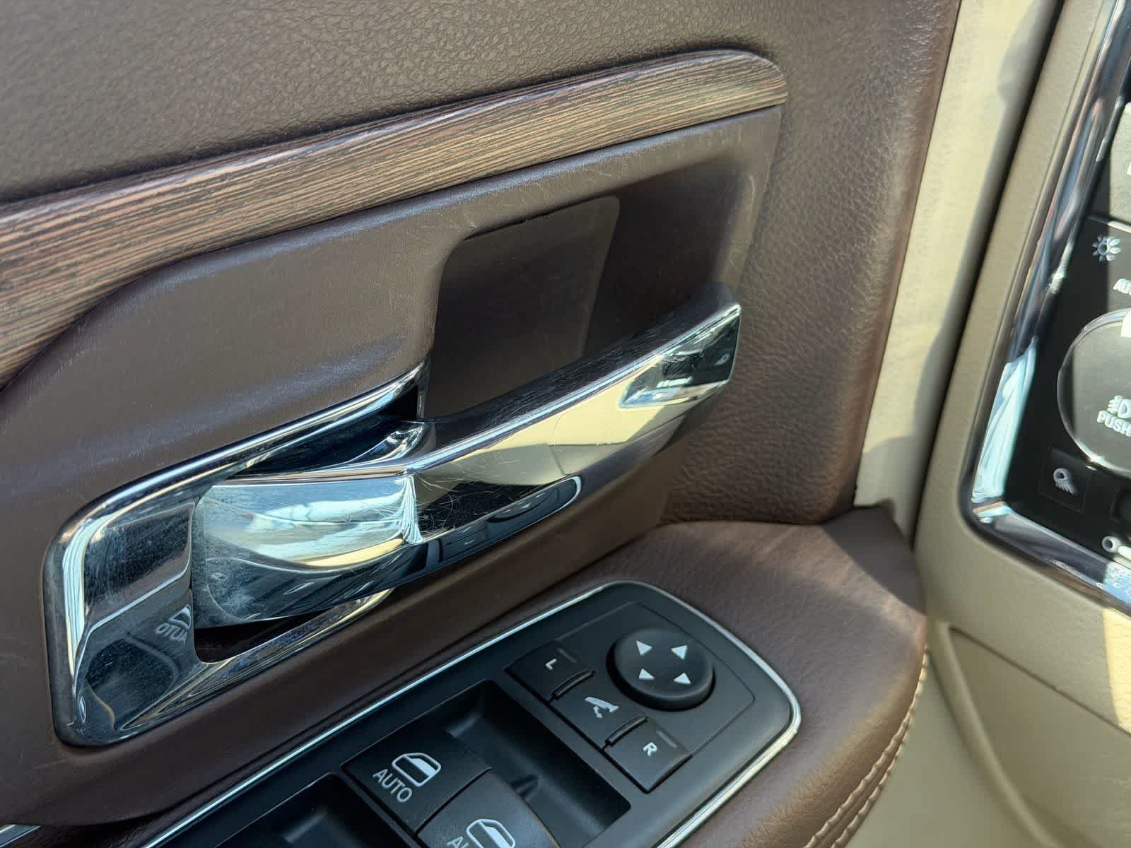 Used 2019 RAM 1500 Laramie w/ Convenience Group AWD/4WD image 14