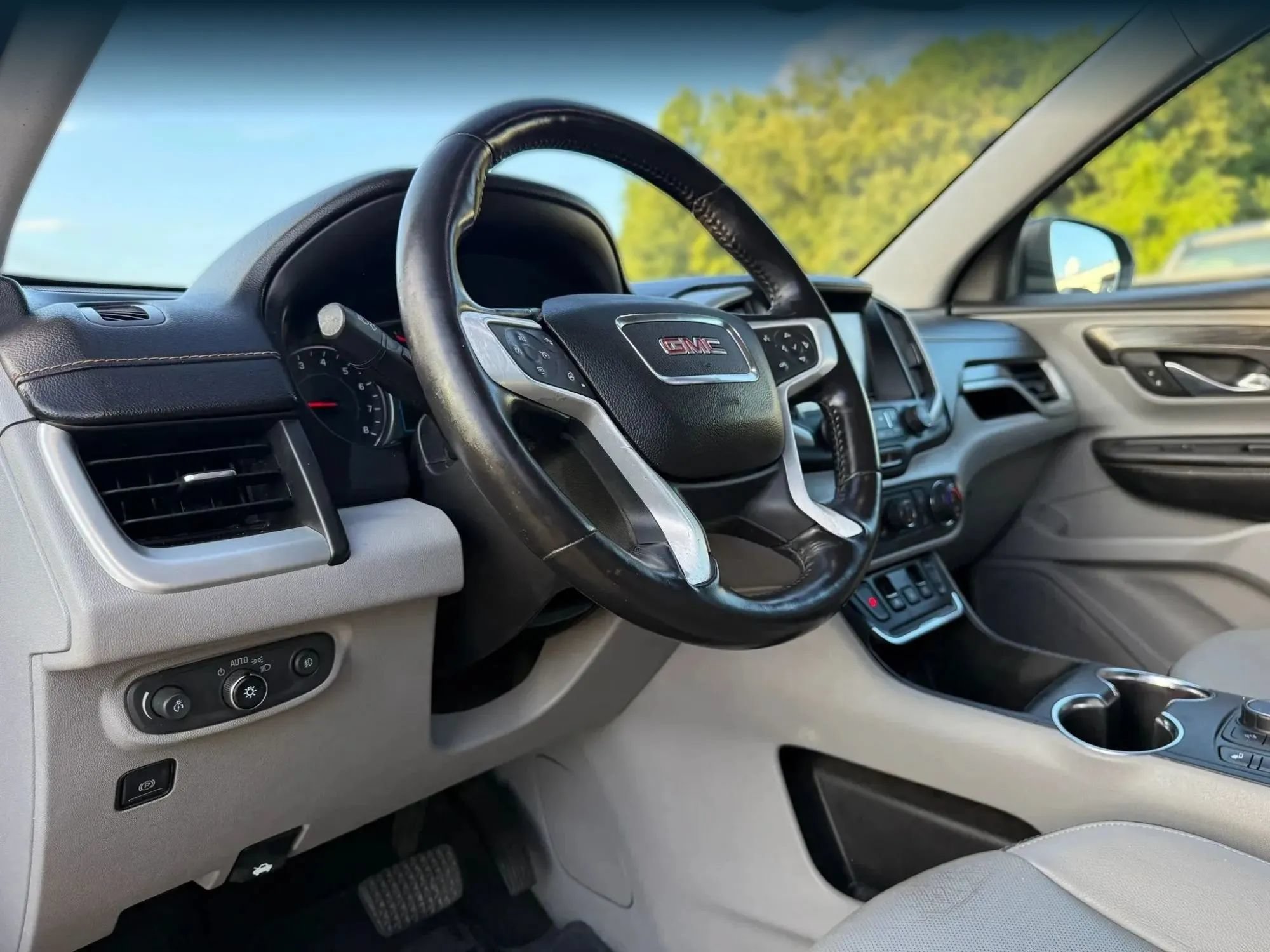Used 2018 GMC Terrain SLT w/ Preferred Package FWD image 17