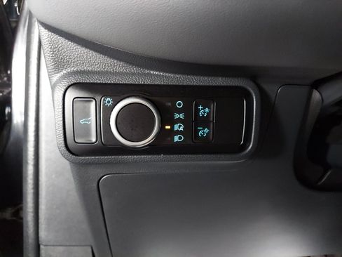 Used 2025 Ford Explorer Active RWD image 28