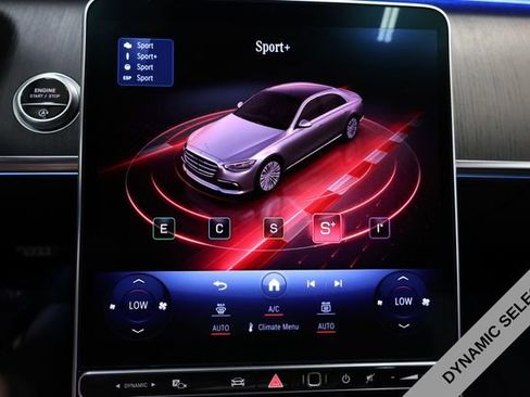 Used 2022 Mercedes-Benz S 580 4MATIC Sedan w/ AMG Line Package image 38