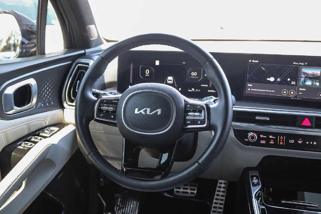 Certified 2025 Kia Sorento SX Prestige AWD/4WD image 15
