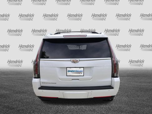 Used 2016 Cadillac Escalade ESV Luxury AWD/4WD image 8