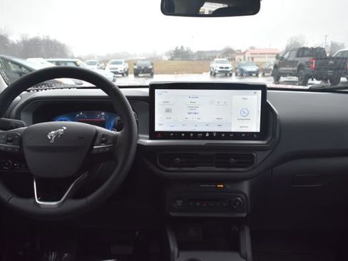 Used 2025 Ford Bronco Sport Badlands image 36