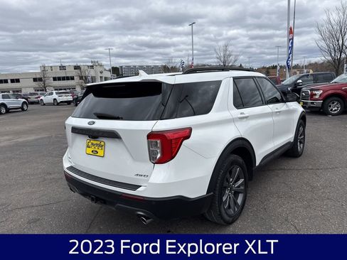 Used 2023 Ford Explorer XLT w/ Equipment Group 202A AWD/4WD image 9