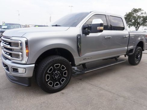 Certified 2024 Ford F250 Platinum image 3