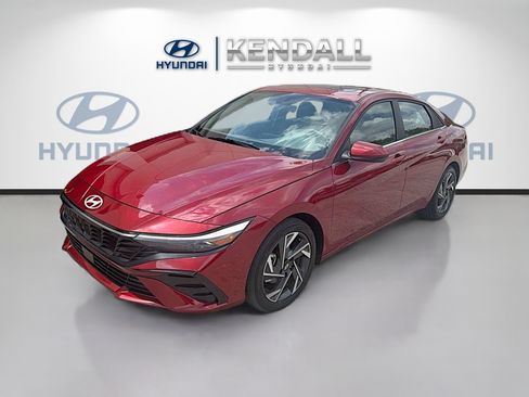Used 2024 Hyundai Elantra SEL w/ Convenience Package FWD image 3