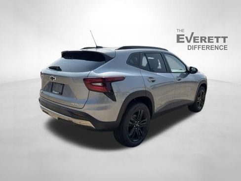 New 2026 Chevrolet Trax ACTIV w/ Sunroof Package FWD image 7
