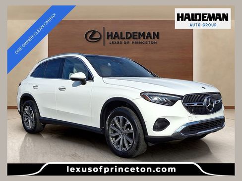 Used 2023 Mercedes-Benz GLC 300 4MATIC image 1