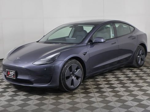Used 2023 Tesla Model 3 Standard Range image 9
