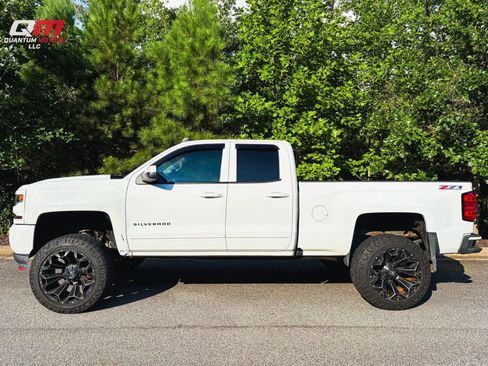 Used 2017 Chevrolet Silverado 1500 LT w/ All Star Edition AWD/4WD image 4
