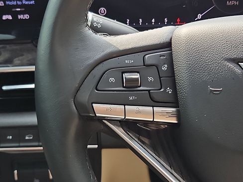 Used 2021 Cadillac Escalade Premium Luxury w/ Performance Package AWD/4WD image 22
