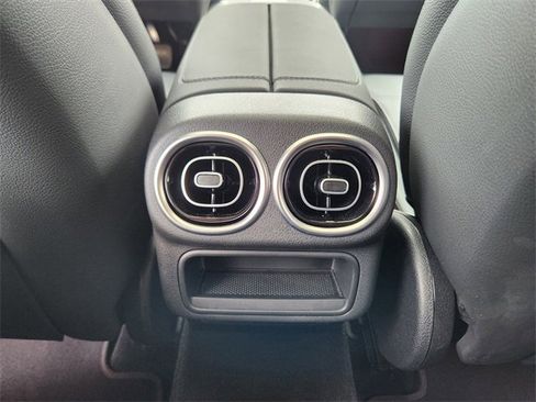 Certified 2025 Mercedes-Benz GLC 300 4MATIC image 13