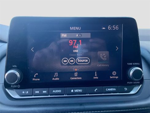 Used 2022 Nissan Rogue SV image 14