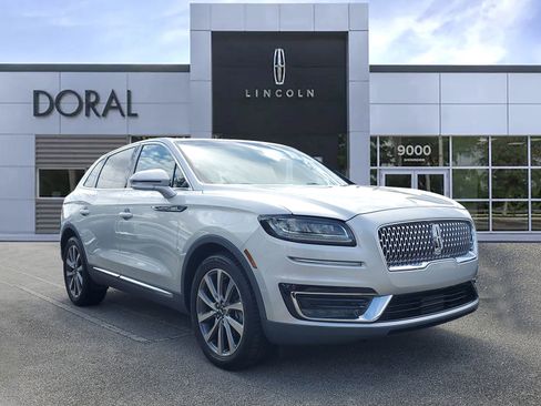 Used 2019 Lincoln Nautilus Select image 1