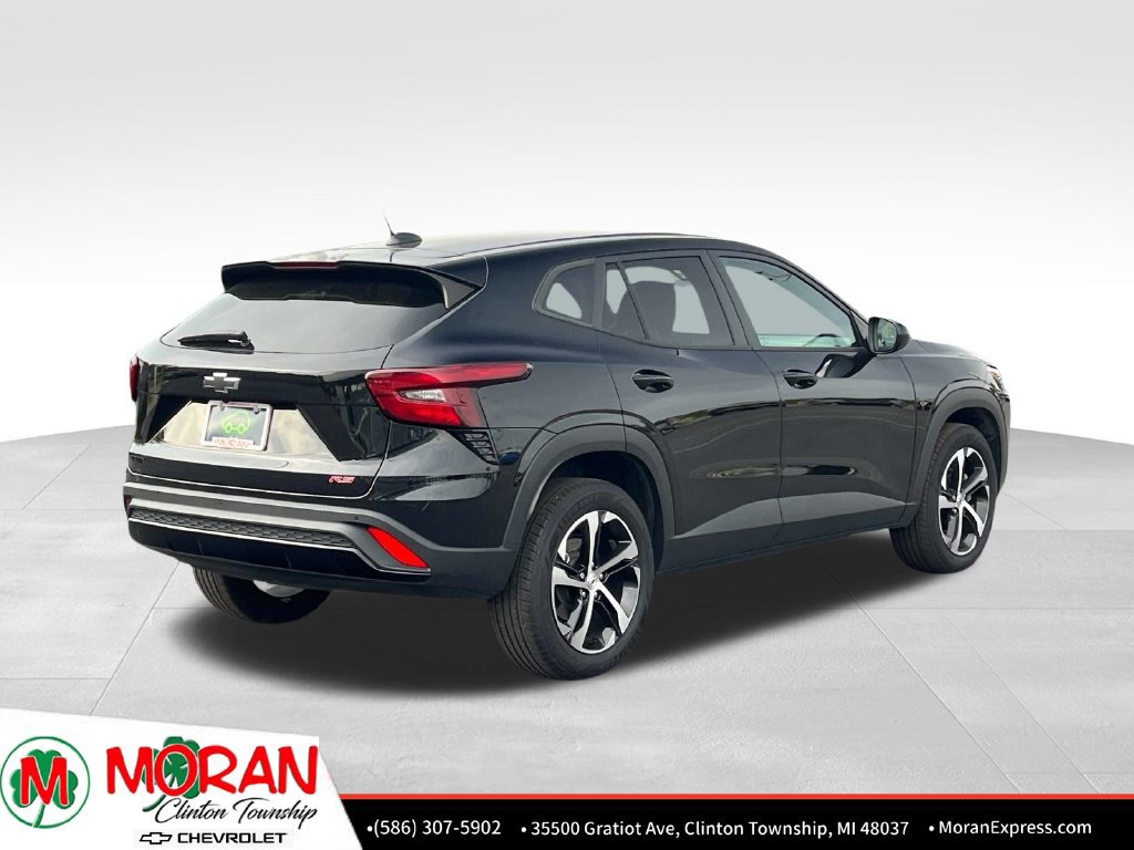 Used 2025 Chevrolet Trax RS w/ Driver Confidence Package FWD image 5