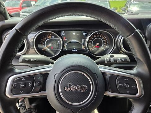 Used 2020 Jeep Wrangler Unlimited Sahara AWD/4WD image 25
